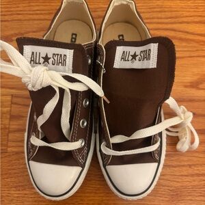 Converse Chuck taylor low, brown, size 6 women, size 4 in men